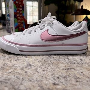 Nike Court Legacy Kids Sz 5- Women’s 6.5